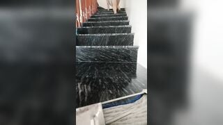 Chị giúp việc dâm đãng vừa lau nhà vừa quay clip show lồn cho xem cực nứng