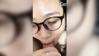 Phuong Mỹ Chi thổi kèn