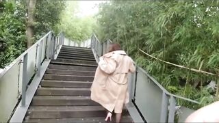 Em nứng lồn show dâm trên núi