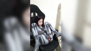 Em gái 16 tuổi hoá người nhện thủ dâm cực cuốn.