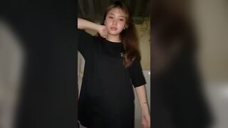 Lộ clip em gái 2k9 tắm nhìn tướng ngon vl ra