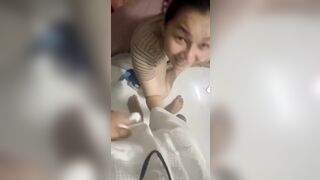 lấy em về rồi mới biết em dâm quá dâm - phần 1
