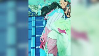 Ốm sốt nặng dì út uống thuốc ngủ say thằng cháu họ đến muốn đút cặc vào đụ trộm.
