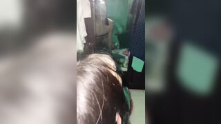con đĩ bồn chứa tinh nhân trần xuất tinh vào mồm em nuốt hết