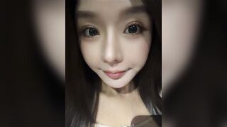 Ngồi trên ô tô người yêu móc lồn thủ dâm cho trai lạ xem