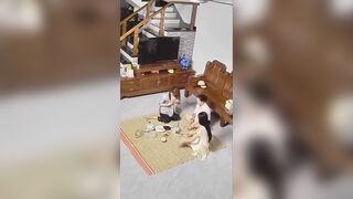 XEM CAM THẤY BÀ MẸ KẾ VÀ 2 ĐỨA EM ĐỌ VÚ XEM AI TO KAKA
