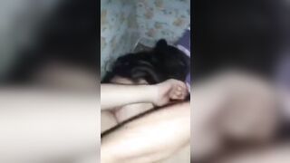 Thủ dâm bắn tinh lên mặt bé học sinh