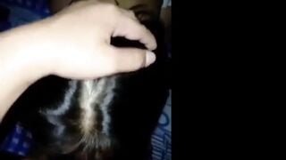 Nữ sinh bú cu rồi banh lồn cho bạn thân địt