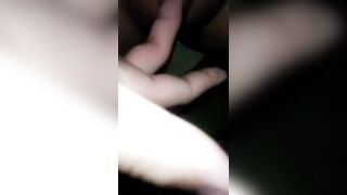 Em học sinh tự sướng với dưa leo rỉ đầy nước