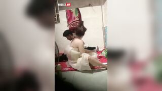 Quay lén máy bay hành nghề tại nhà