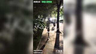E teen mình dây dâm đãng lột đồ khỏa thân show hàng bú cu a giữa đường phố đông đúc