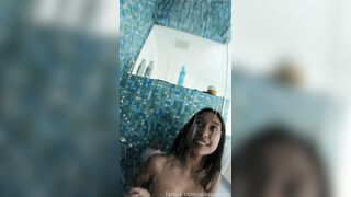 Vừa tắm vừa địt nhau cực phê bắn tinh lên mặt cho e ghệ dâm vú bự liếm tinh