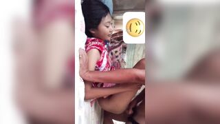 Nhân lúc bố mẹ vắng nhà anh trai gạ địt con em kế mới lớn P2