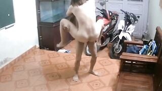 Chồng đi vắng bà cô ở nhà ngửa lồn cho cháu trai 17 tuổi địt P1