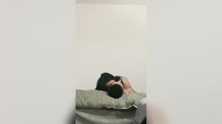 Nhìn em nó xinh lại dâm đãng cưỡi cặc cho người yêu con bạn cặc to