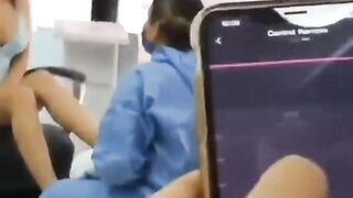 Gái xinh đi khám chồng nhét toy vào lồn dung thủ dâm phụt nước