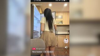 Nira-baobei: Hạnh cùng con gái và Ba Má Chồng du lịch.