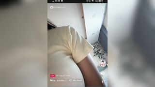 Nira-baobei: Hạnh cùng con gái và Ba Má Chồng du lịch.