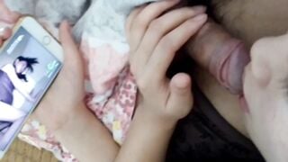 Nhà có con em họ dâm vl, vừa đòi bú cu anh họ vừa xem sếch