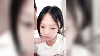 Các e loli tq mới lớn bị dụ vào thuê chung cư để tổ chức live địt tập thể kím tiền #6