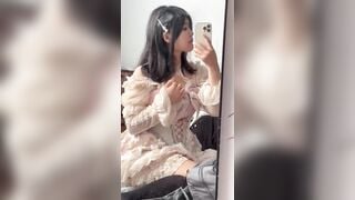 Gái Xinh Múp Vú To Lồn Múp Dạng Háng Show Hàng Trước Gương