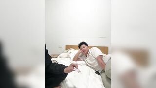 2 chị em vú bự dâm đãng thèm cặc nứng lồn gạ mấy a trai lạ về phòng cho địt trần #2