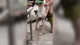 Vợ dâm lén lút show hàng public tại cầu thang bị ng lạ phát hiện nên cho hữu duyên #2