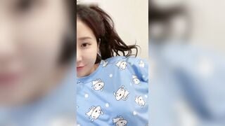 Em Gái Mới Lớn show hàng trước gương xem mà muốn đè ra địt nứng vl