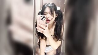 Mặc đồ hầu gái cho anh  xơi