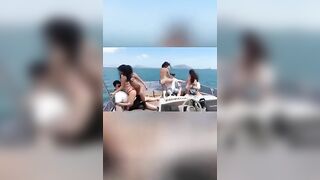 Cách những đại gia chơi gái