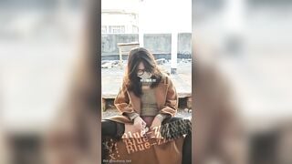 Em kính cận public thích phô dâm 1