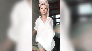 Tiếu loli có máu dâm 30