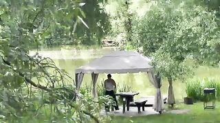 Cô gái nứng lồn gạ người lạ đụ