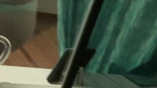 Quay lén em gái hàng xóm cạnh nhà đang thay đồ