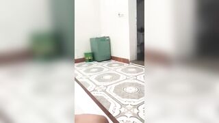 Em gái tắm 3