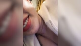 Gái Teen Bướm Múp Vú To Thủ Dâm Trên Xe Khách Sướng Không Dám Rên