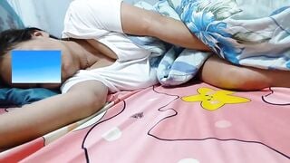 Lén lút vào phòng quay lén mẹ vợ ngủ k mặc áo ngựa lộ cả đầu ti