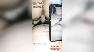 Vừa đụ vợ Vừa gọi video cho bồ nhí xem