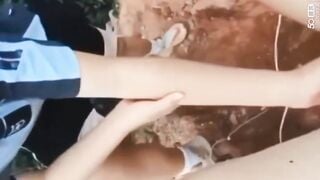 Gái teen dâm gần các em trai mới lớn làm tính bóp vừa