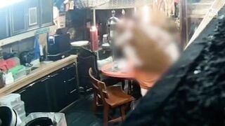 Sư thầy và cô phật tử có chồng dang díu với nhau xem chùa như nhà thích ở đâu đụ ở đó