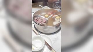 Cuộc sống thường ngày của cô vợ loli,nấu cơm cho ck ăn xg cho ck địt nữa là hết ngày