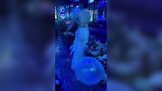 Vừa hết tháng cô hồn nên đi hát bay lắc xả đồ cùng e nhân viên cực ngon để xả vận xui