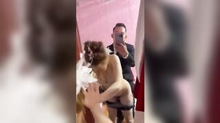Chú rể tranh thủ địt cô dâu teong lúc thay đồ cưới trước khi ra làm lễ