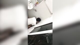 “Sao chim mày vẫn cứng thế, xuất nhanh đi sắp vào lớp rồi” #3
