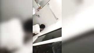 “Sao chim mày vẫn cứng thế, xuất nhanh đi sắp vào lớp rồi” #3