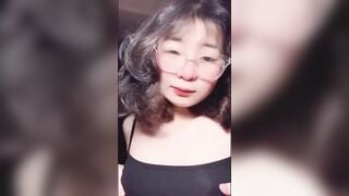Doggy em học sinh nữ love 11 mặt dâm trên sàn