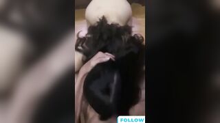 Ngủ dậy thấy em đang mút miệt mài