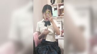 đi học về là em khoe vú , cho anh rể xem ngay