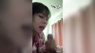 Bố Mẹ Đi Vắng Con Em Họ Vào Phòng Bú Cu Sục Cặc Cho Anh Sướng Bắn Tinh Ra Đầy Tay
