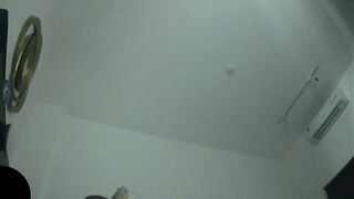 Bán mỹ phẩm không chạy đi khách bị quay trộm video sex